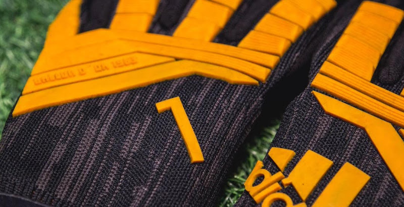 Lev yashin gloves sales